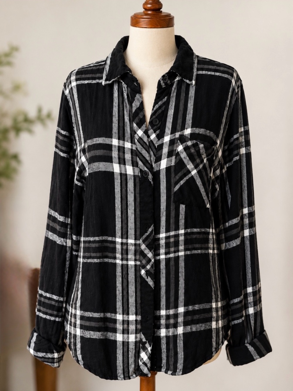 Rails Hunter Flannel Shirt Black White Plaid Rayon Button Down Size Small